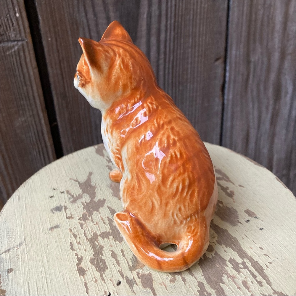 Ceramic Cat Statue - Picture 4 of 7